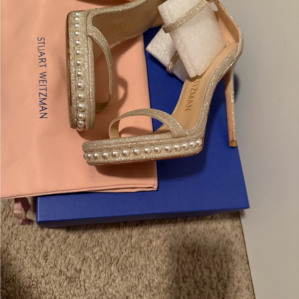 Stuart Weitzman Sparkling Gold Heels - Picture 2 of 5